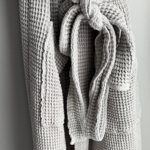 Coyuchi Textured Waffle Knit Garment in Light Gray - Picture 5 of 5